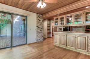 Kitchen/Eating Area