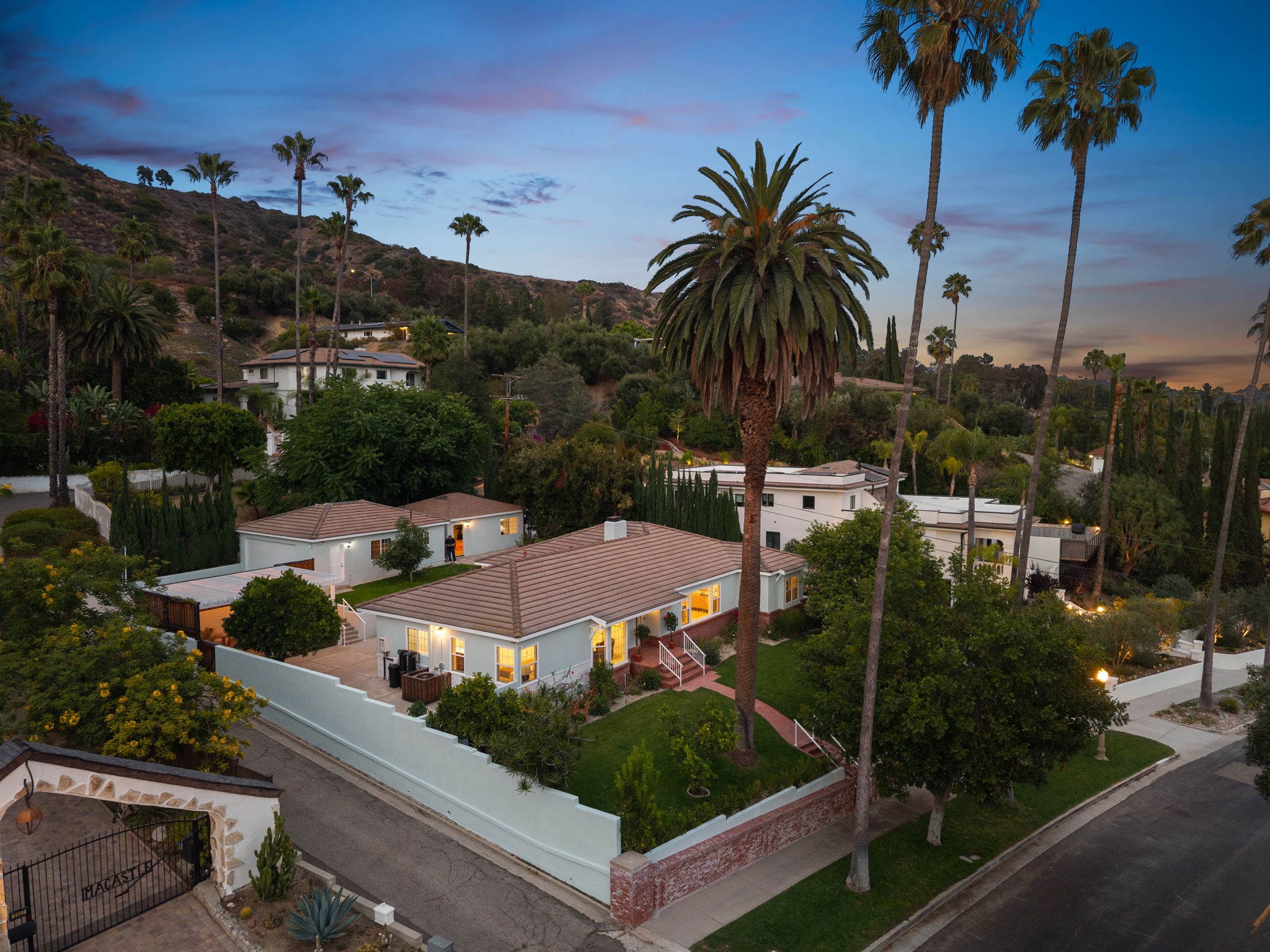 2317 Hill Drive-77