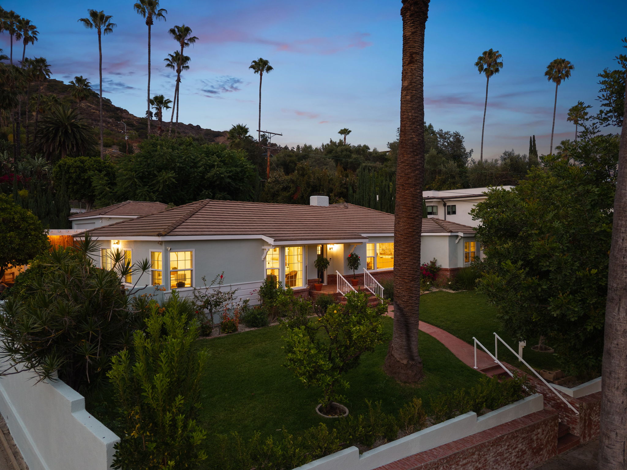 2317 Hill Drive-85