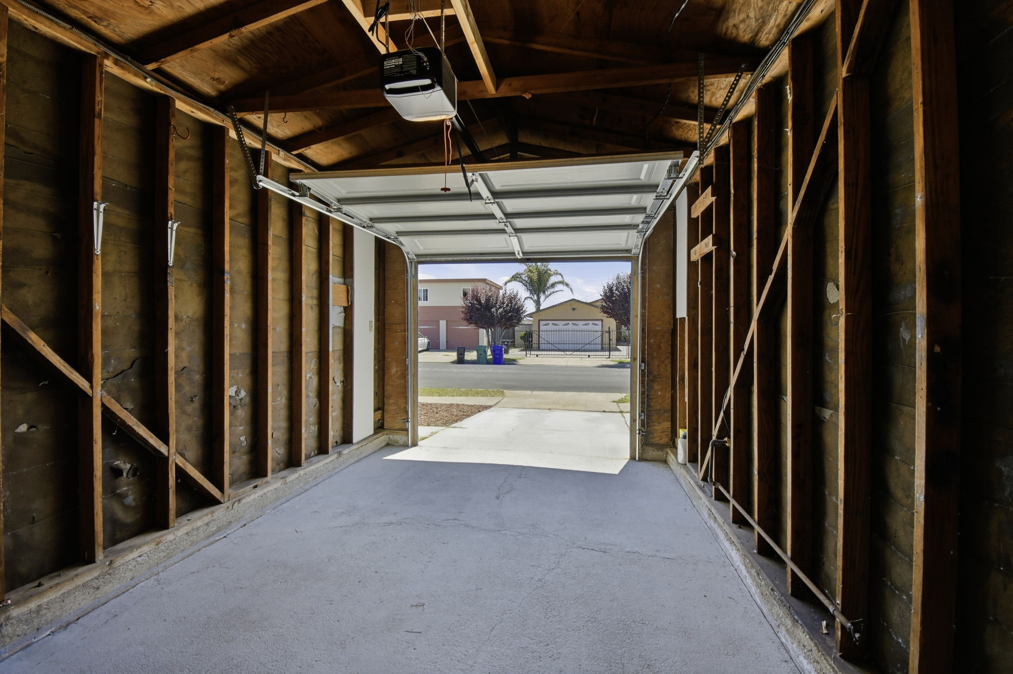 026_F8_2317 Virginia Ave