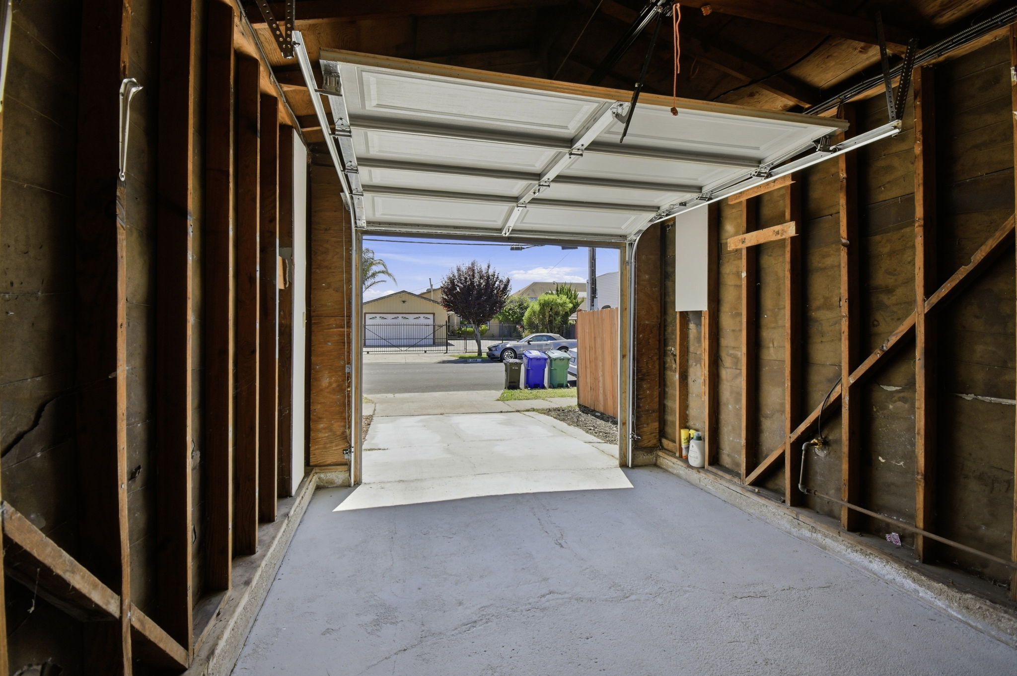 027_F8_2317 Virginia Ave