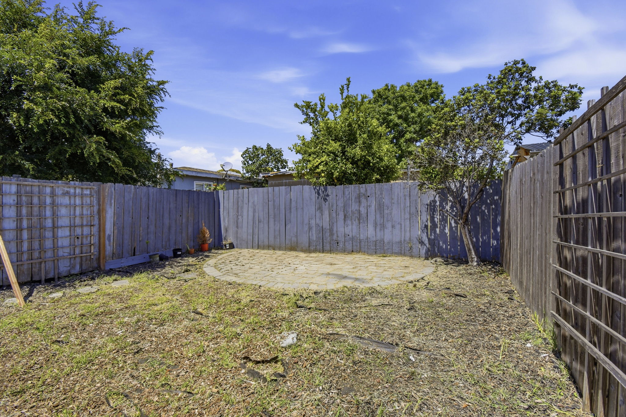 031_F8_2317 Virginia Ave