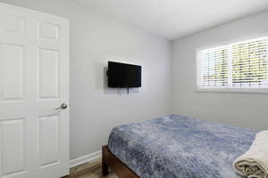 016_F8_2317 Virginia Ave