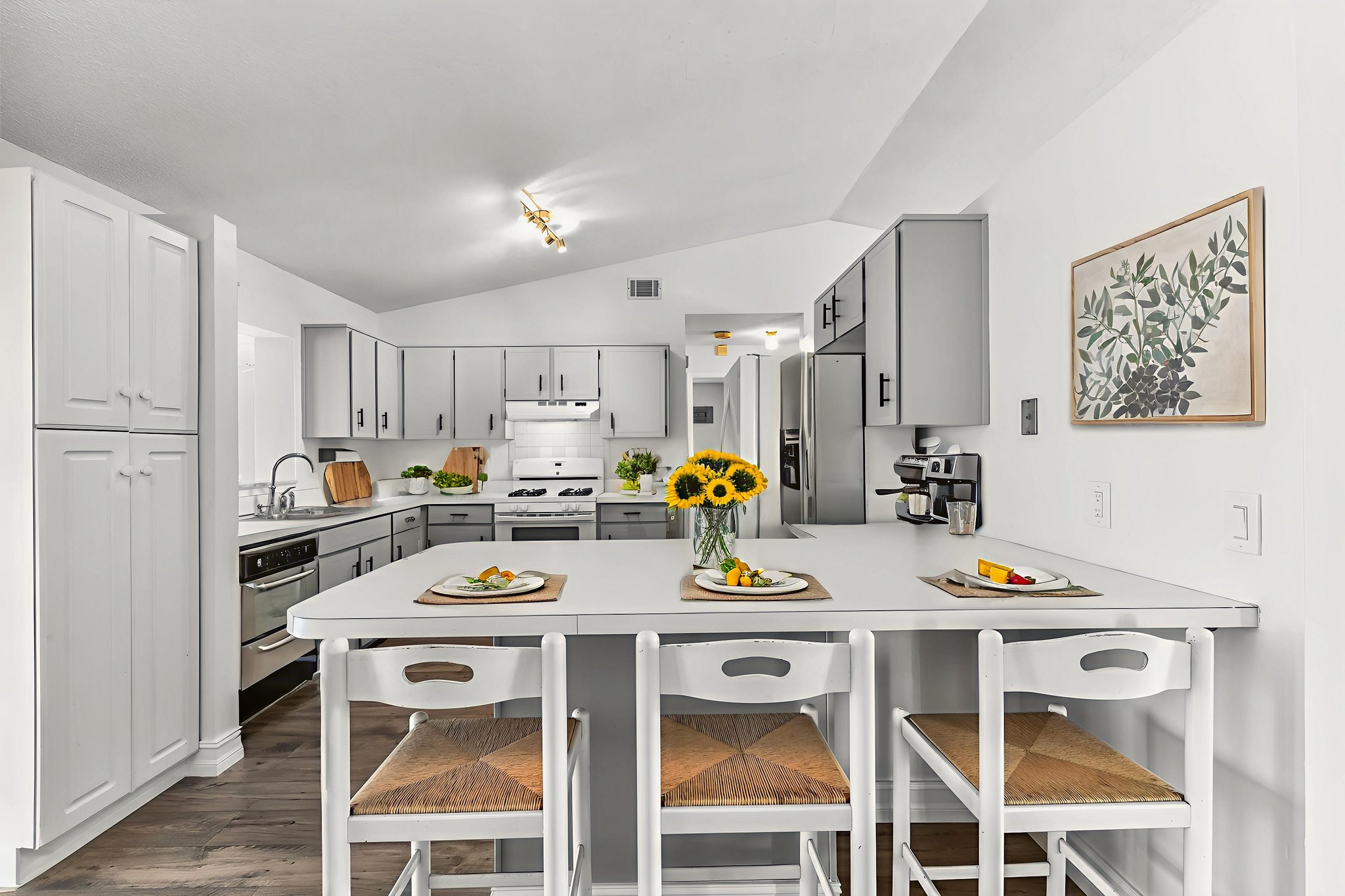 DSC_3643 virtually staged.jpeg