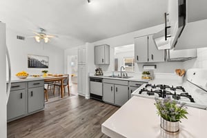 DSC_3618 virtually staged.jpeg