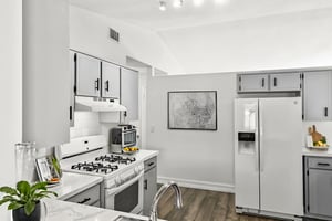 DSC_3723 virtually staged.jpeg