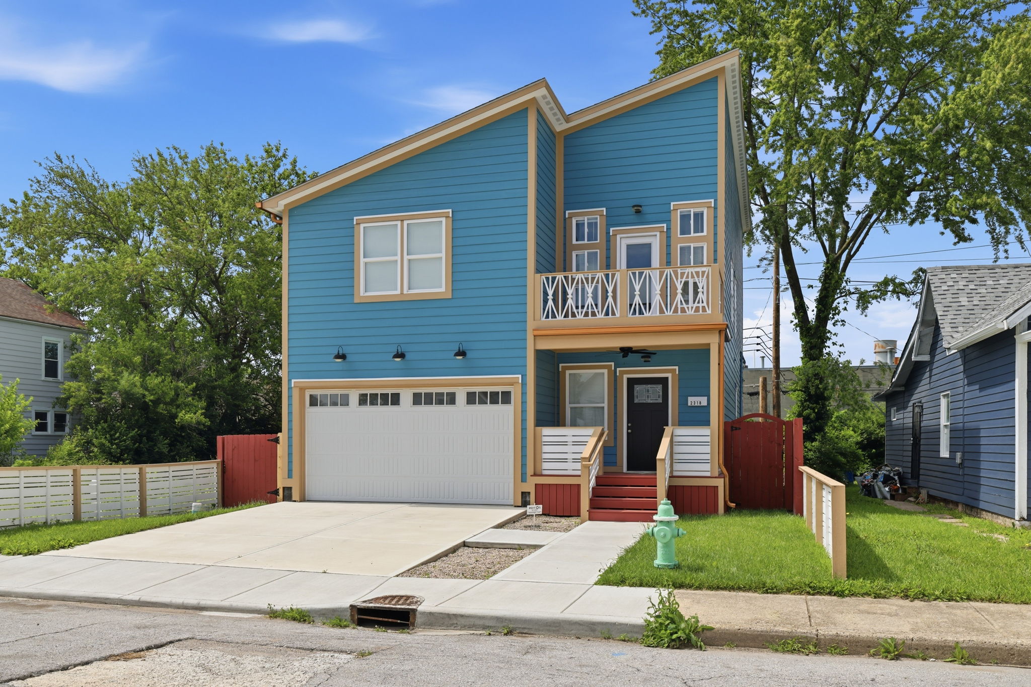 2318 E Brookside Ave_003