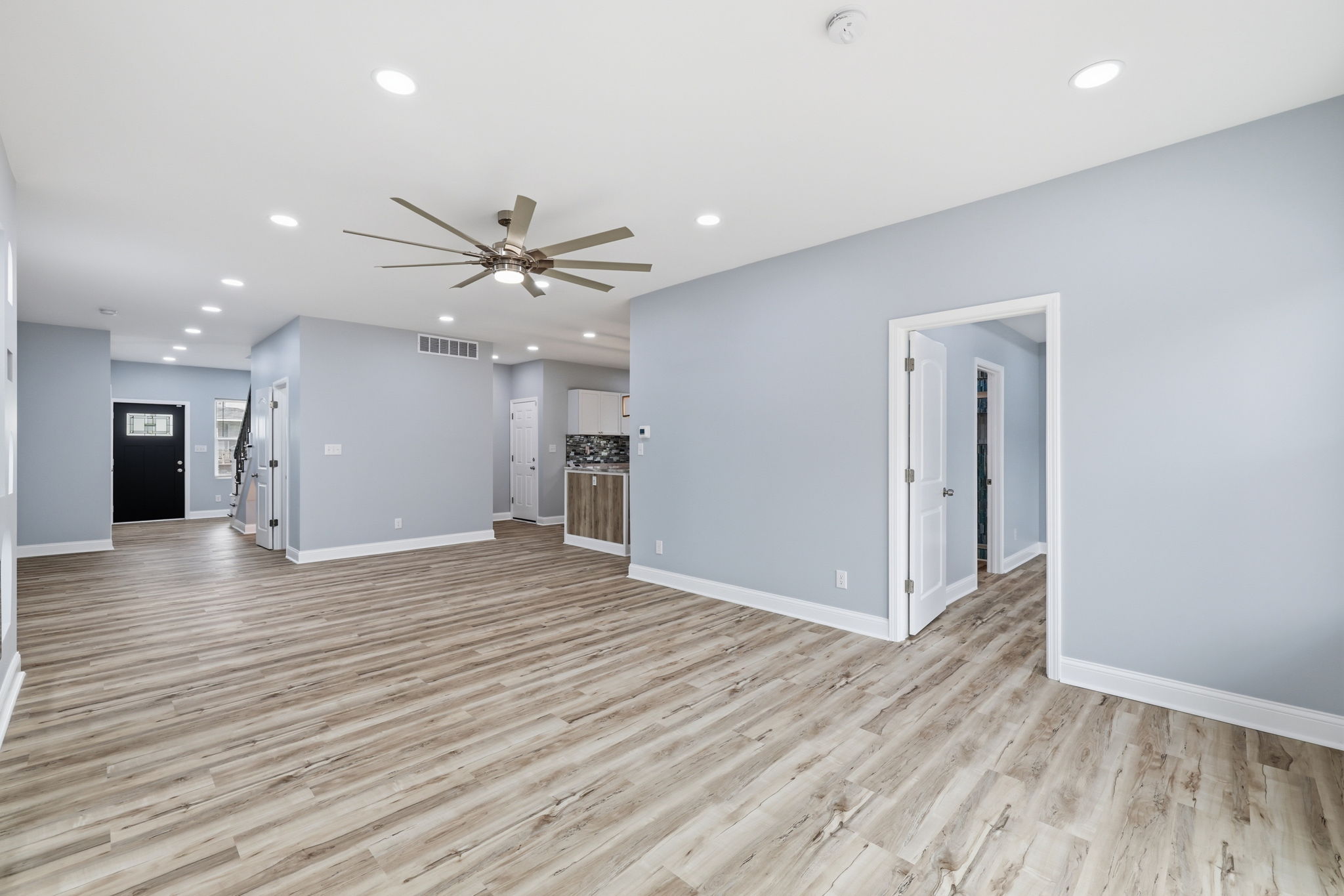 2318 E Brookside Ave_011