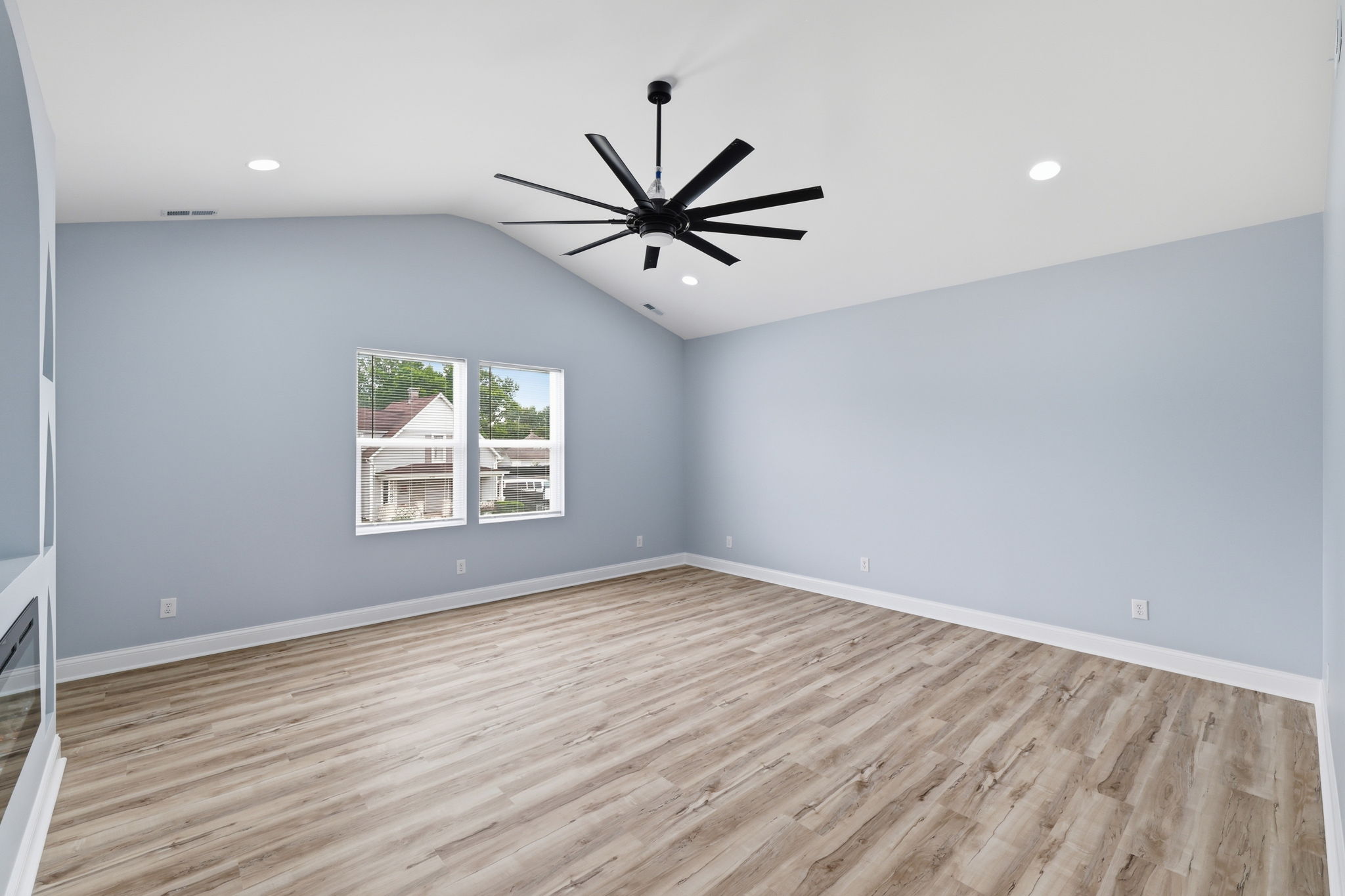 2318 E Brookside Ave_029