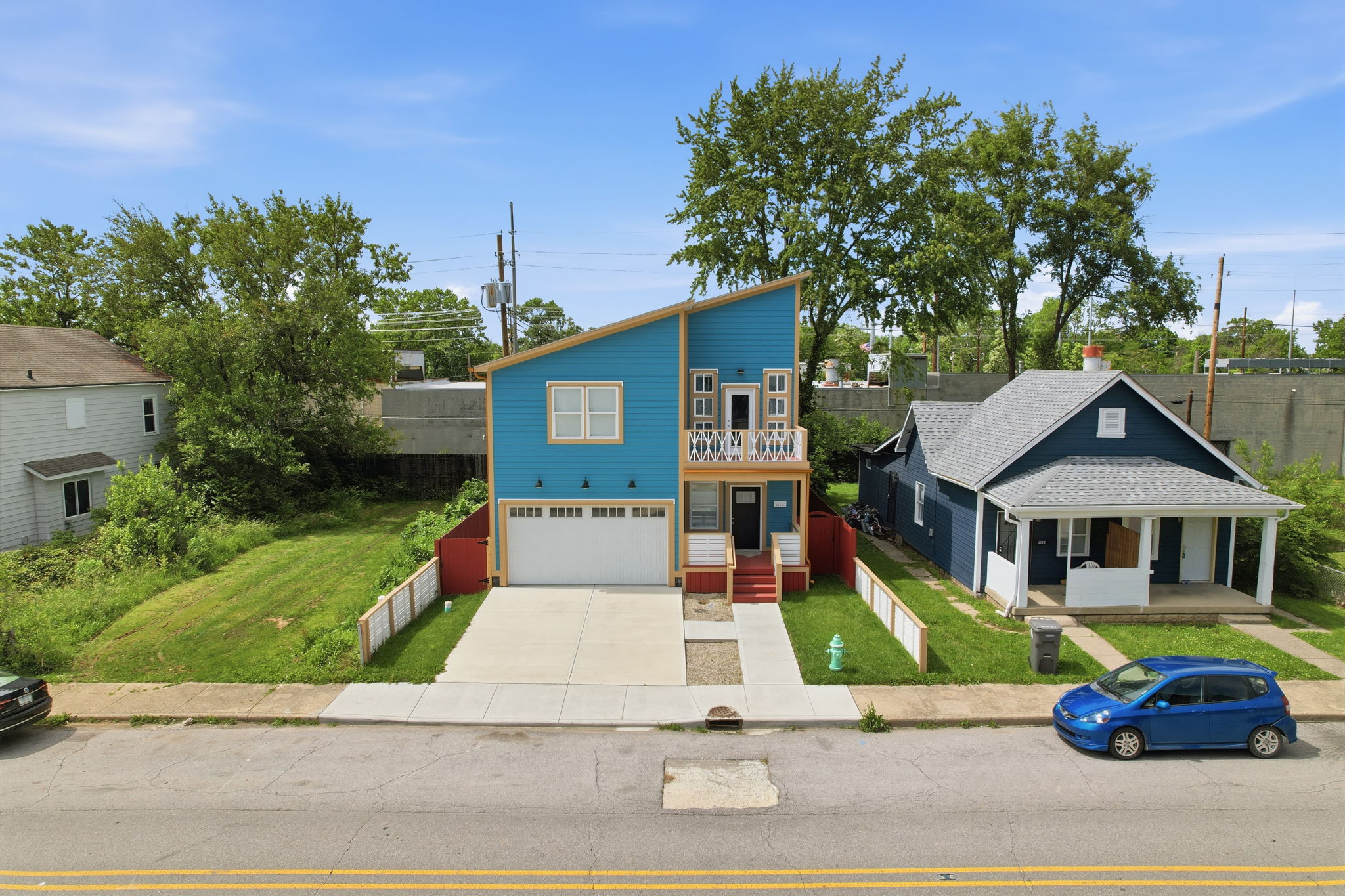 2318 E Brookside Ave_052