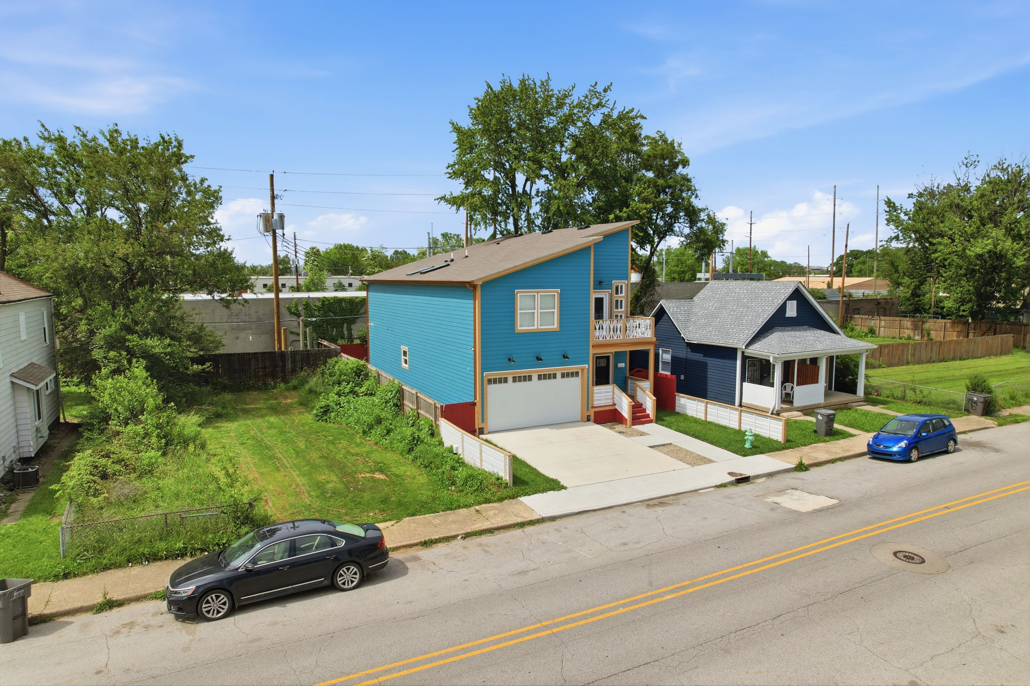 2318 E Brookside Ave_051