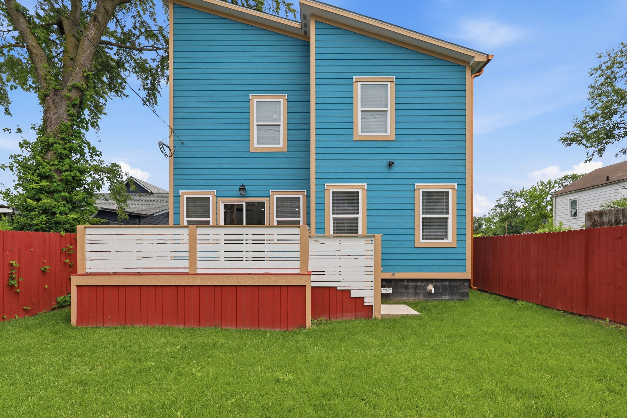 2318 E Brookside Ave_049
