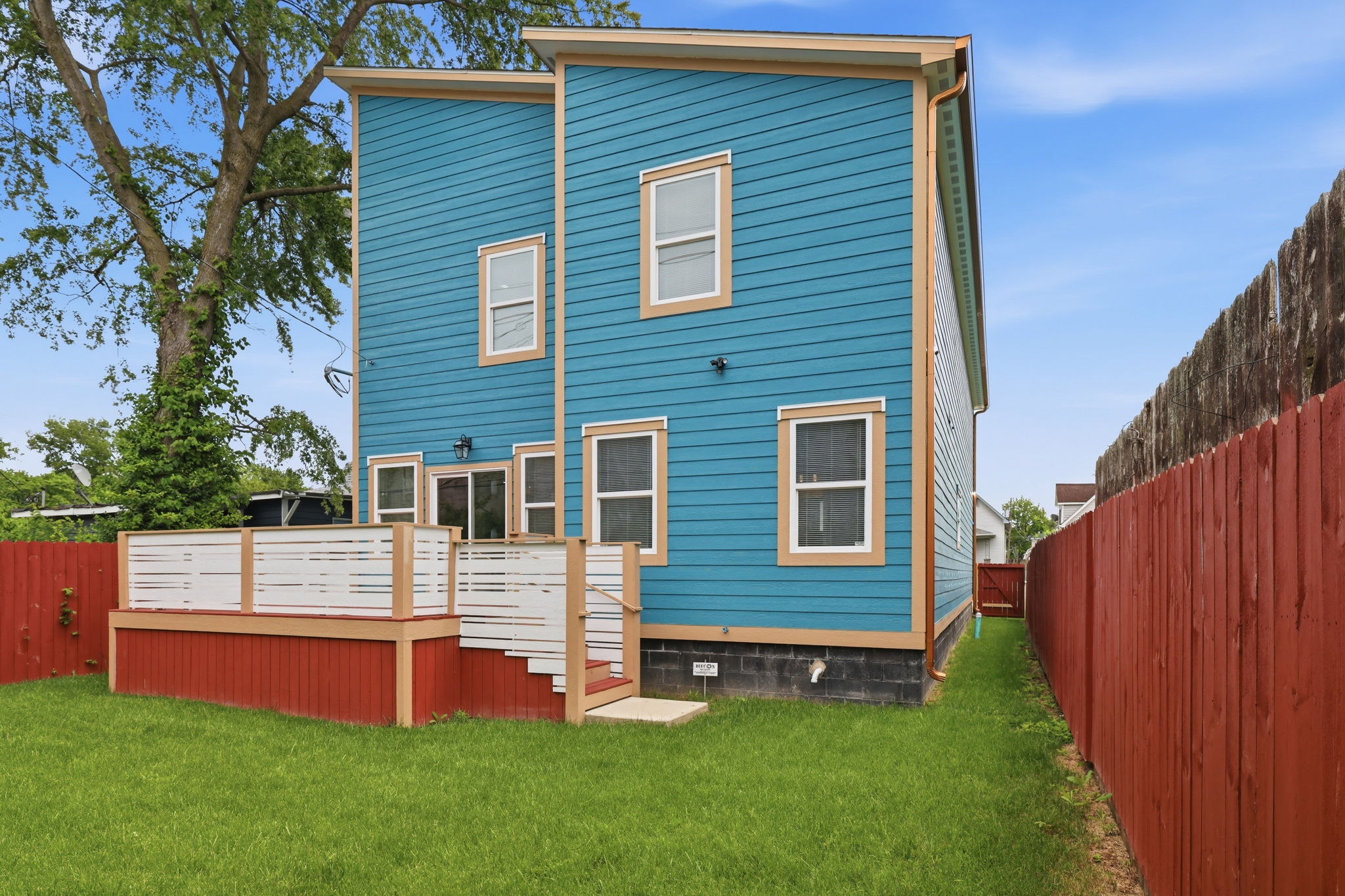 2318 E Brookside Ave_048