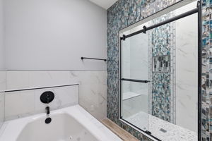 2318 E Brookside Ave_036