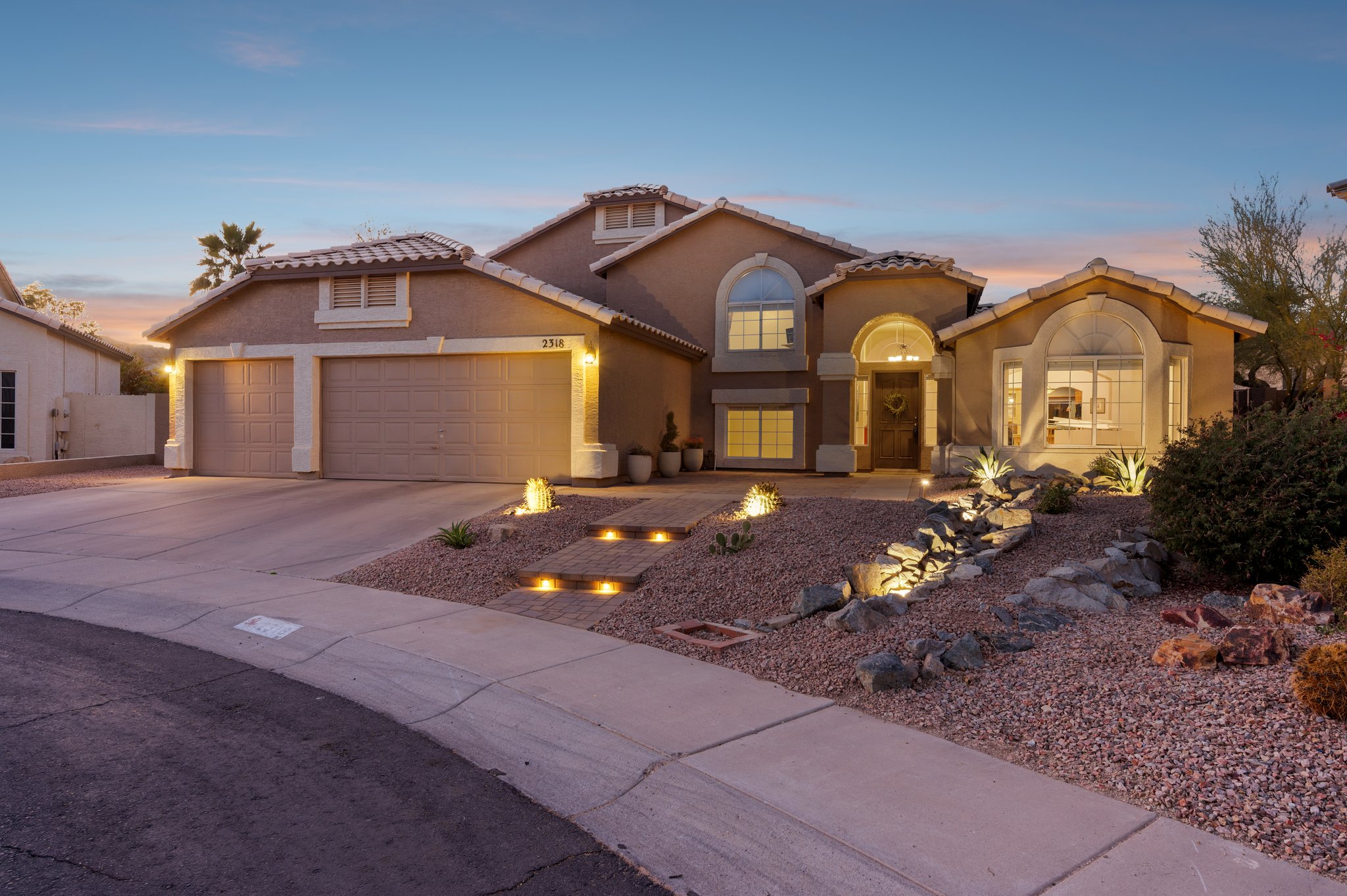 2318 E Granite View Dr, Phoenix, AZ 85048 - 002.jpg