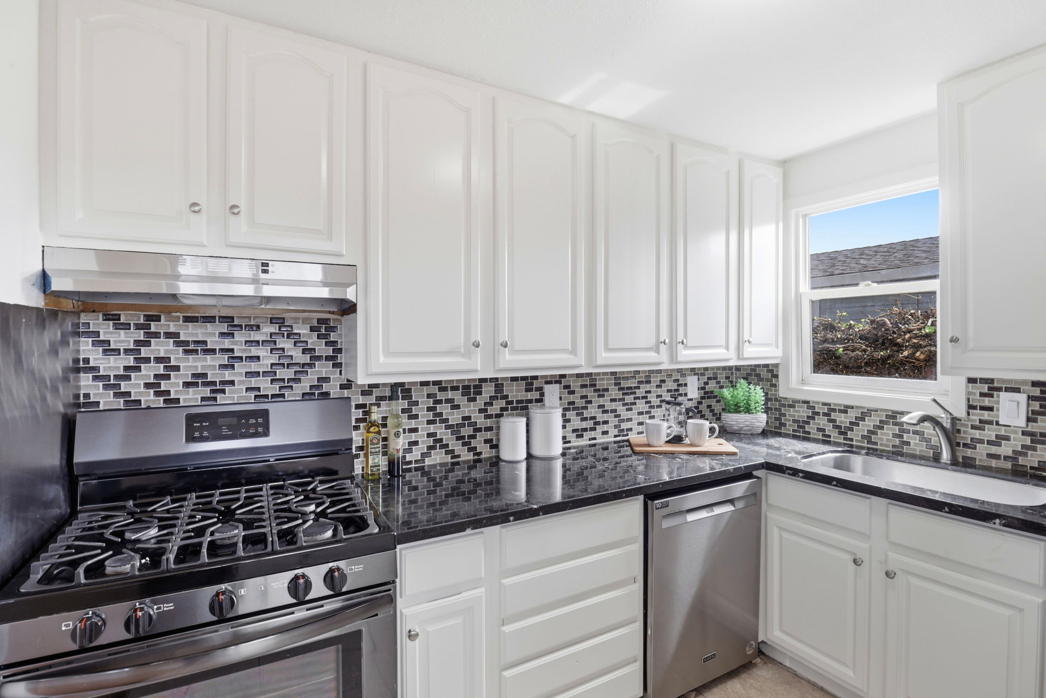 011_F8_2318 Palo Verde Ave
