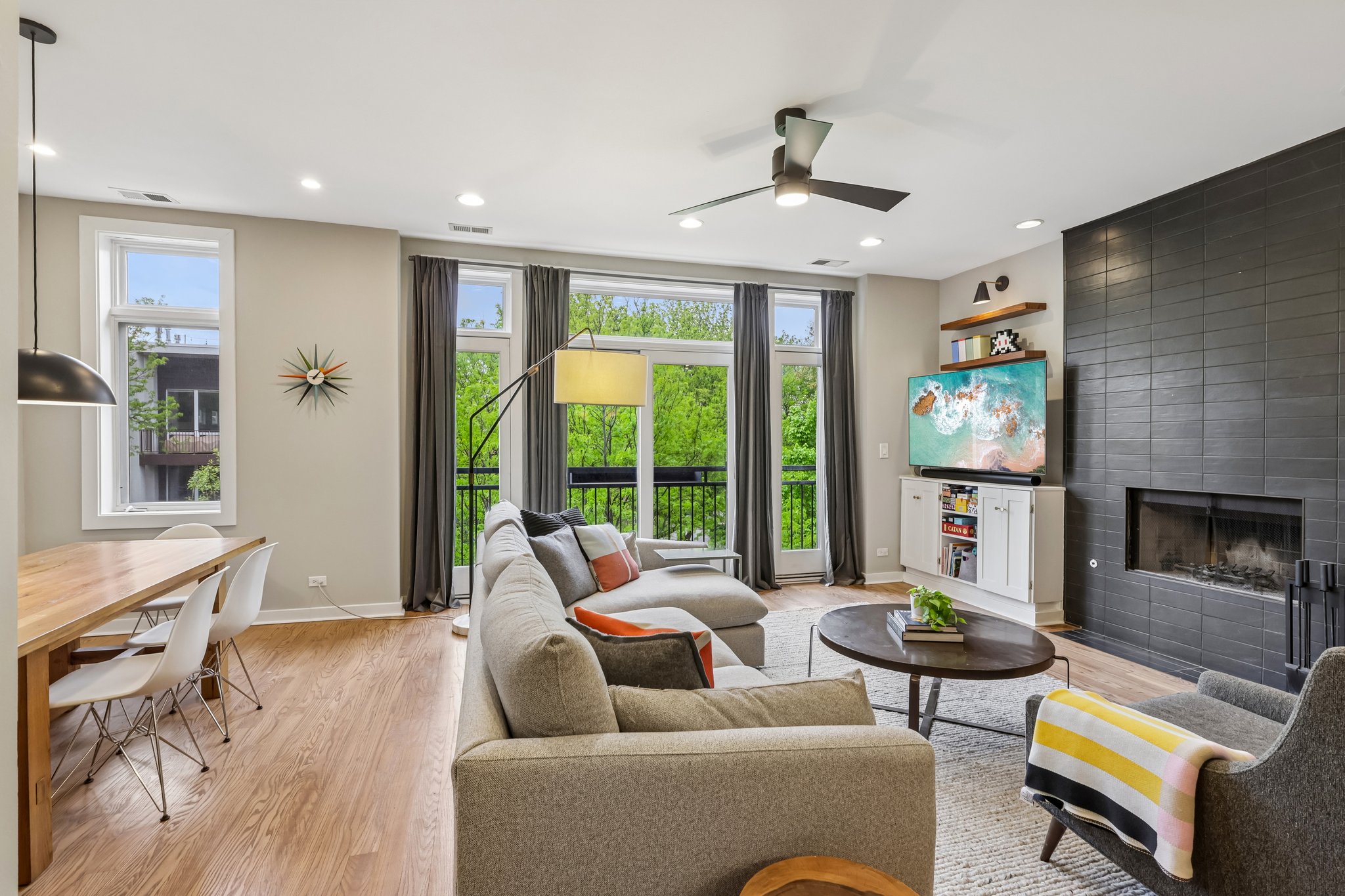 N Leavitt St 4-S0205-009.jpg