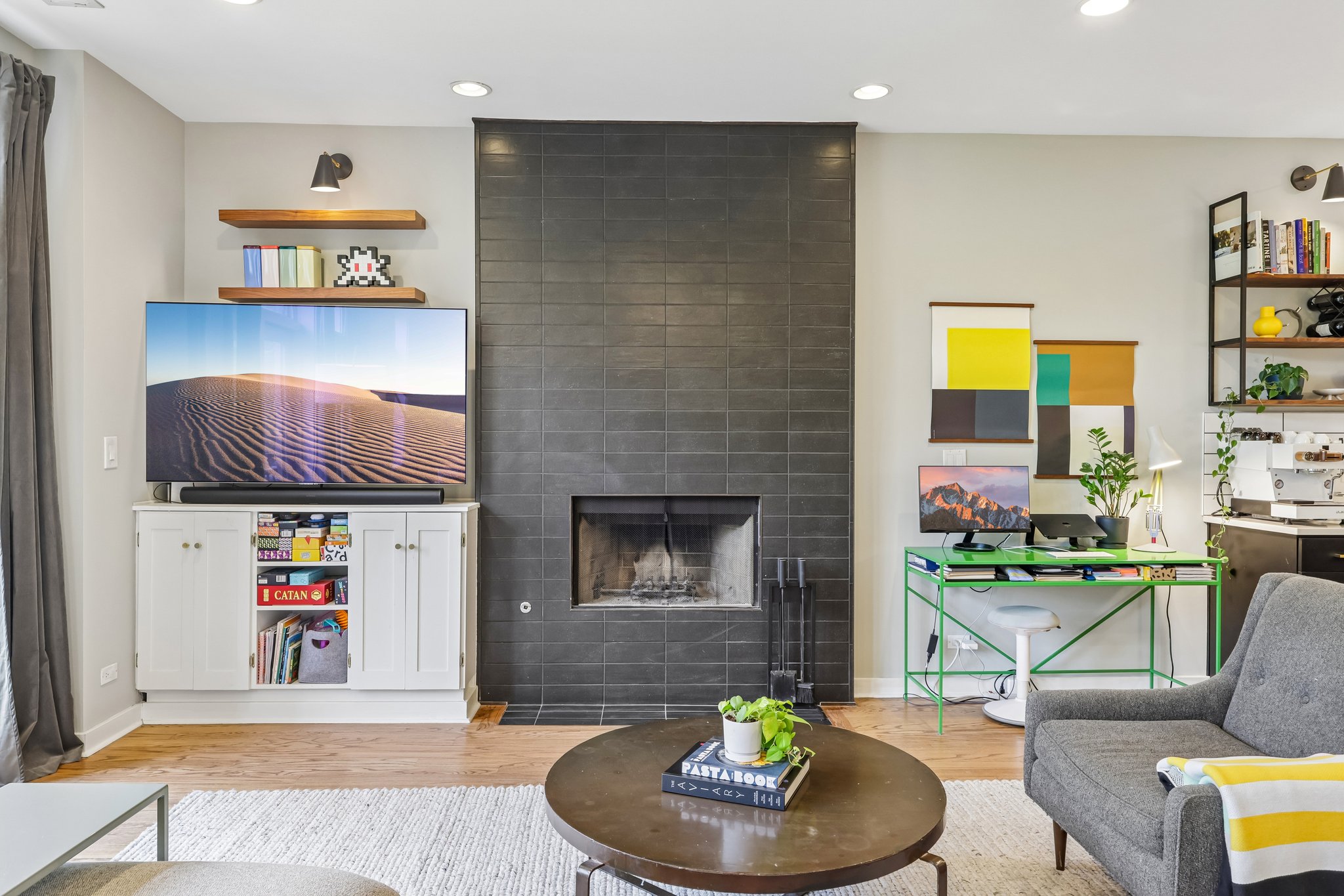 N Leavitt St 4-S0205-011.jpg