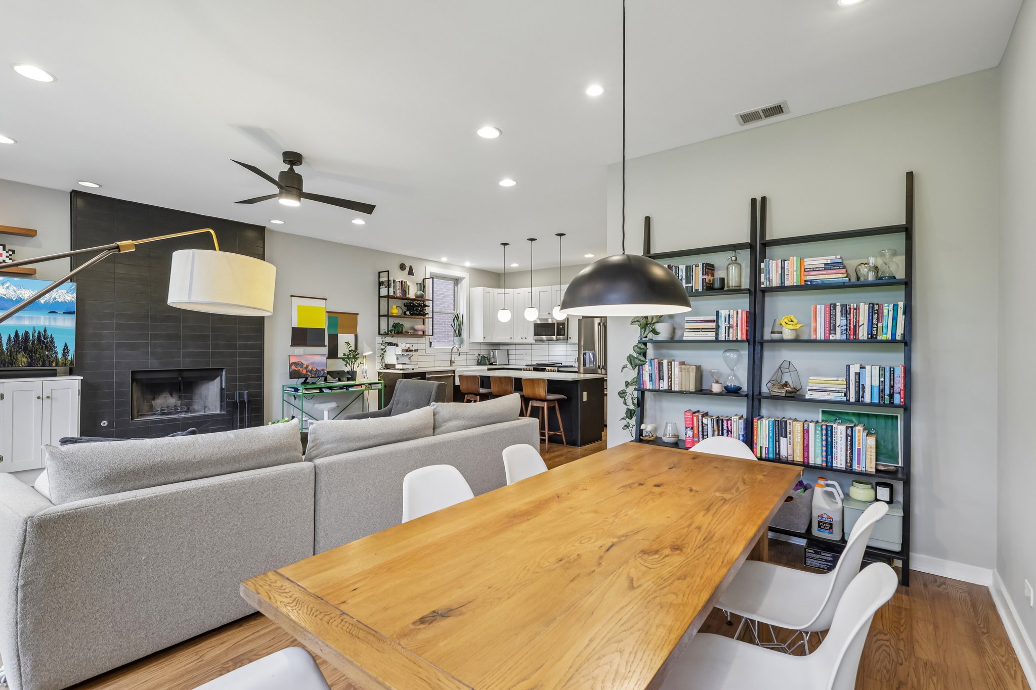 N Leavitt St 4-S0205-013.jpg