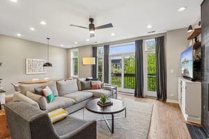 N Leavitt St 4-S0205-008.jpg
