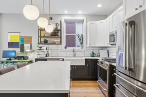 N Leavitt St 4-S0205-019.jpg