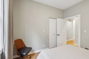 N Leavitt St 4-S0205-021.jpg