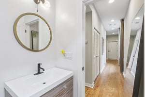 N Leavitt St 4-S0205-026.jpg