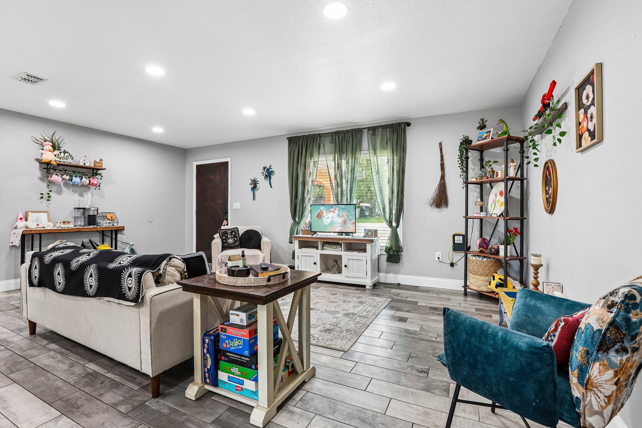 Cavalier Ave-S1205-013.jpg