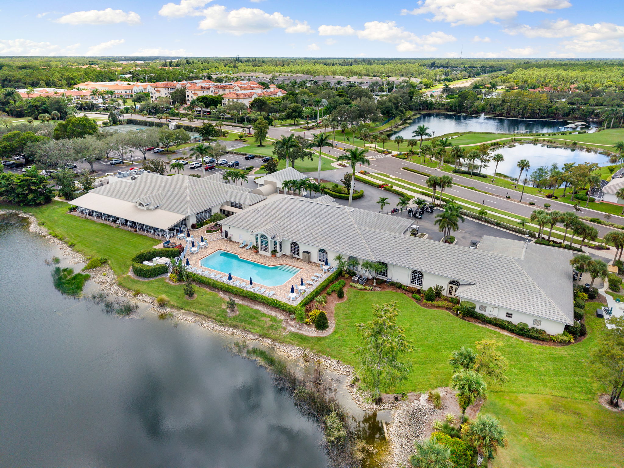 Glen Eagle Golf Clubhouse and Pool