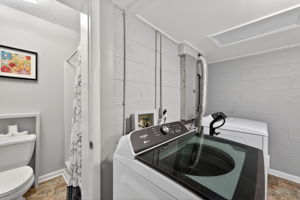  Photo 32