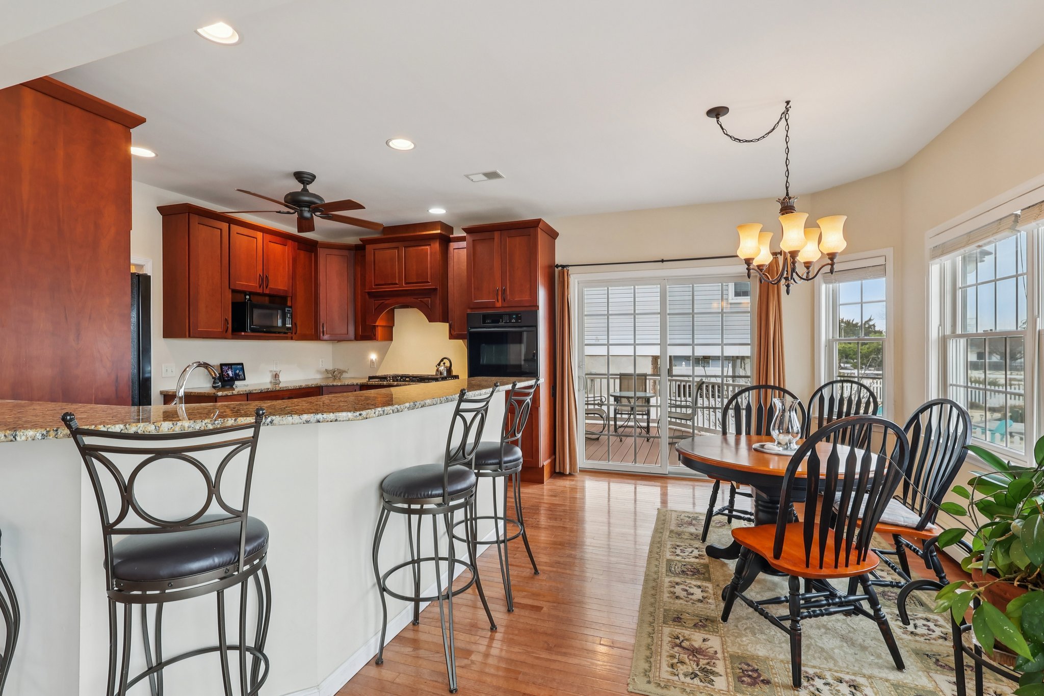 Montclair Rd-S1404-016.jpg