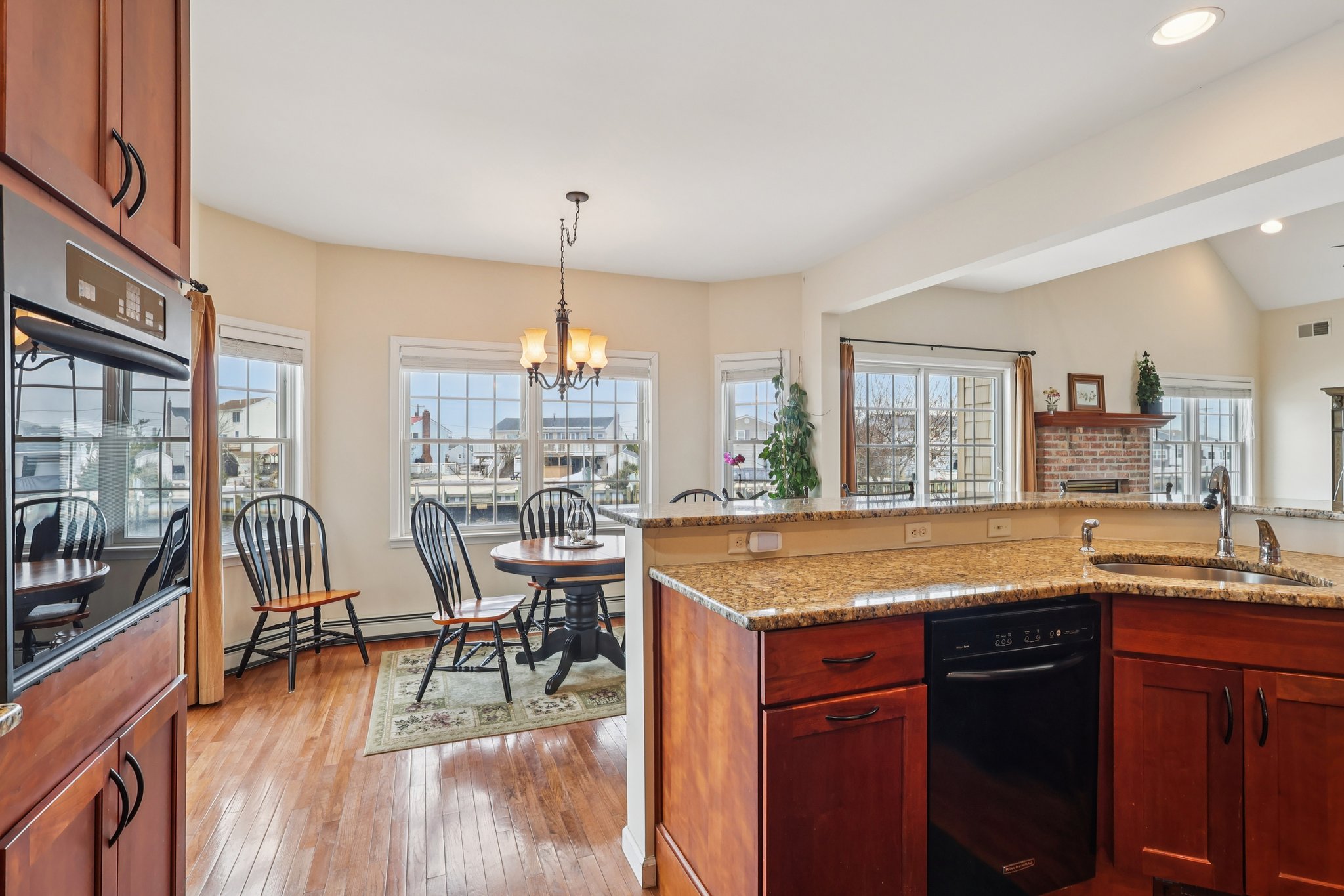 Montclair Rd-S1404-018.jpg