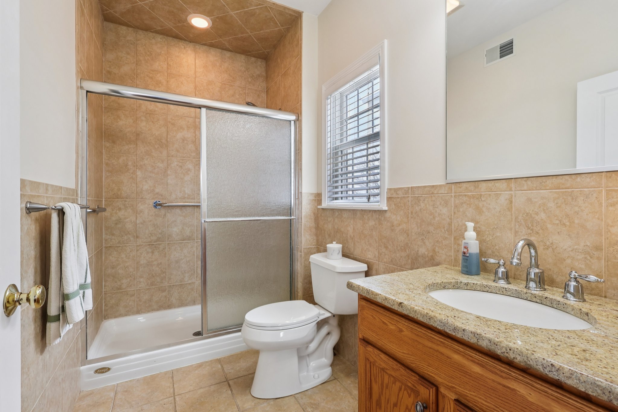 Montclair Rd-S1404-029.jpg