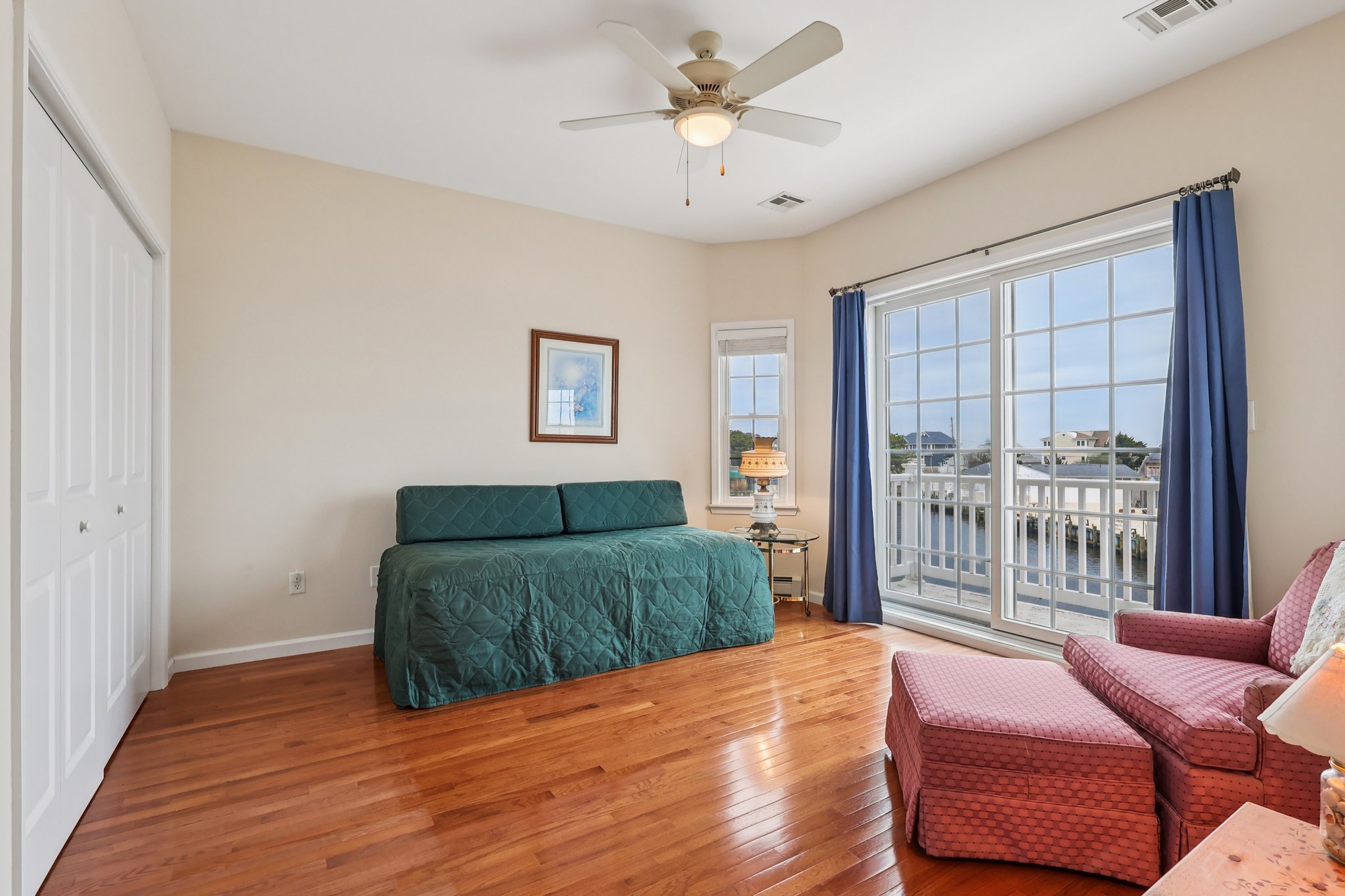 Montclair Rd-S1404-035.jpg