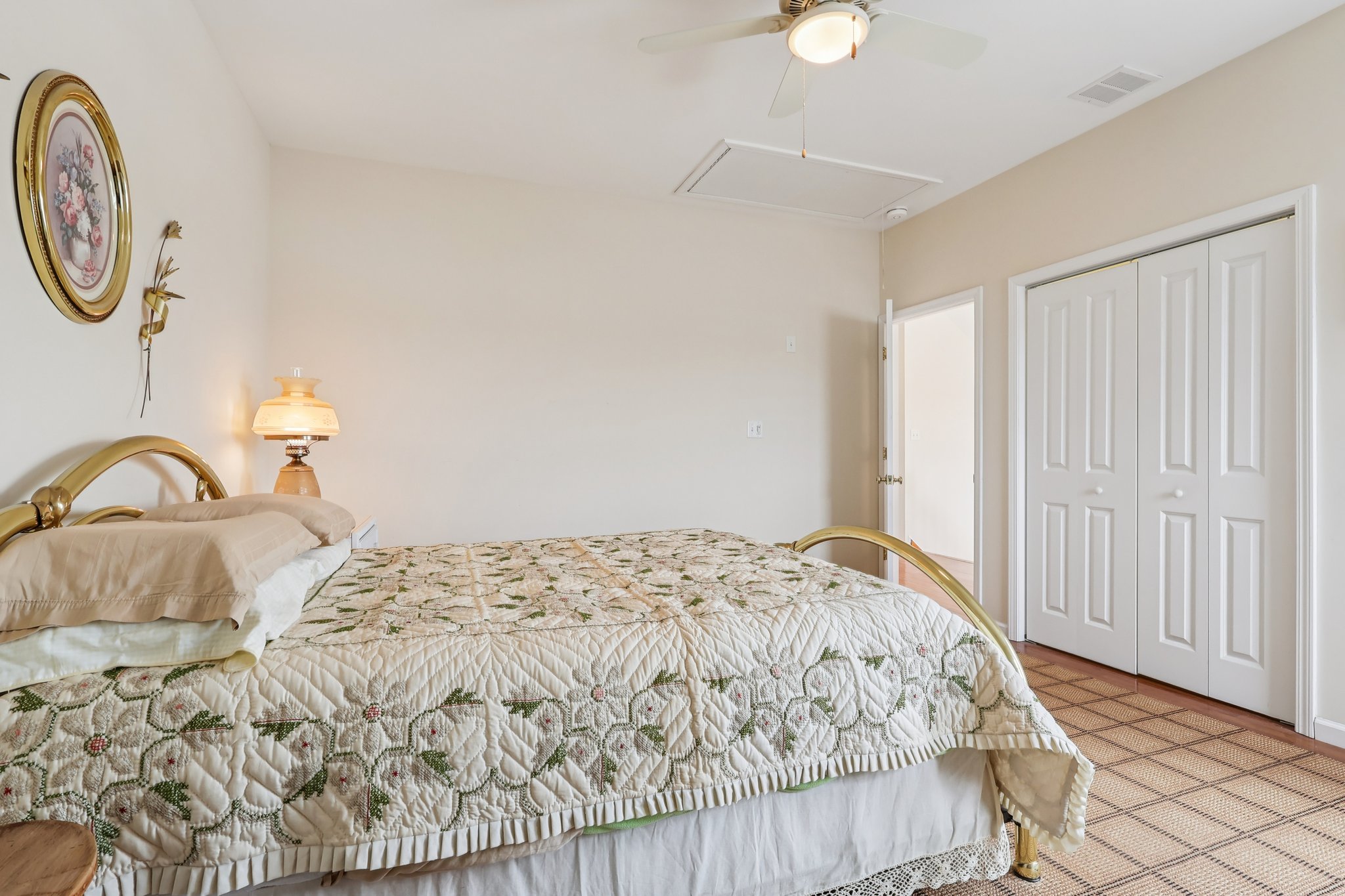 Montclair Rd-S1404-039.jpg