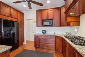 Montclair Rd-S1404-019.jpg