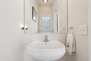 Montclair Rd-S1404-021.jpg