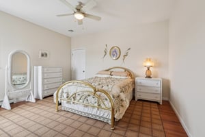 Montclair Rd-S1404-038.jpg