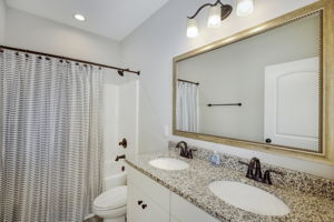  Photo 41