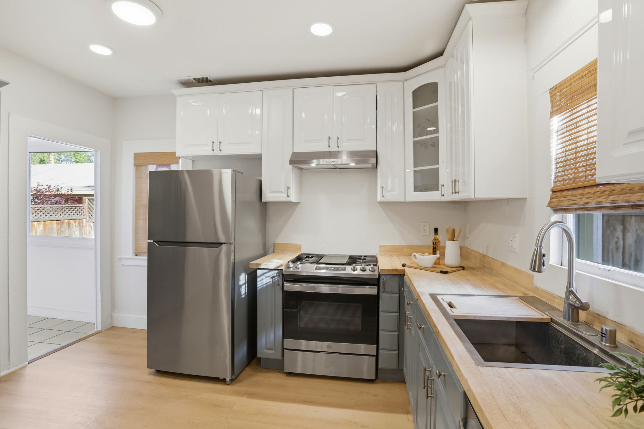 014_F8_232 Washington St