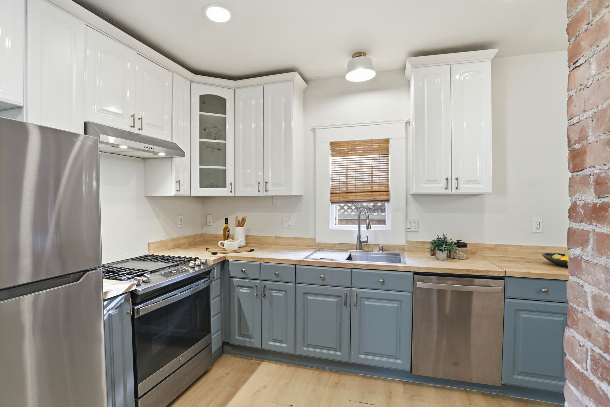 015_F8_232 Washington St