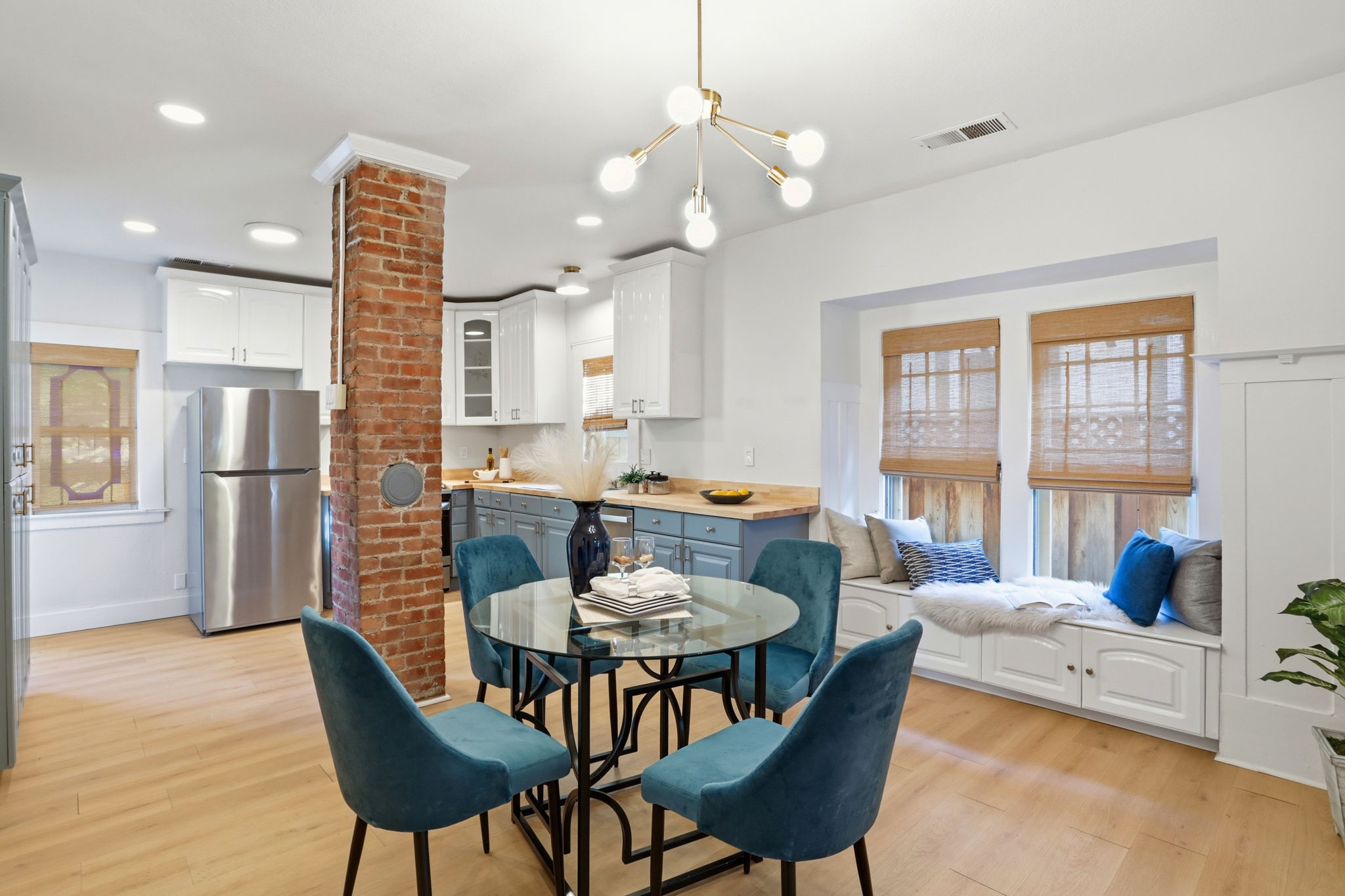 019_F8_232 Washington St