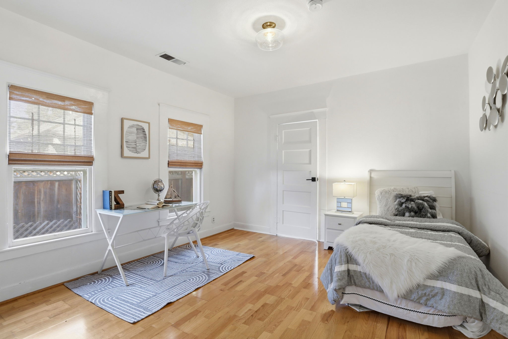 022_F8_232 Washington St