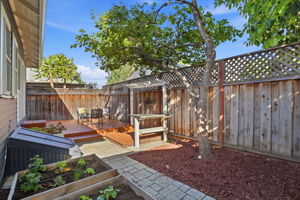 037_F8_232 Washington St