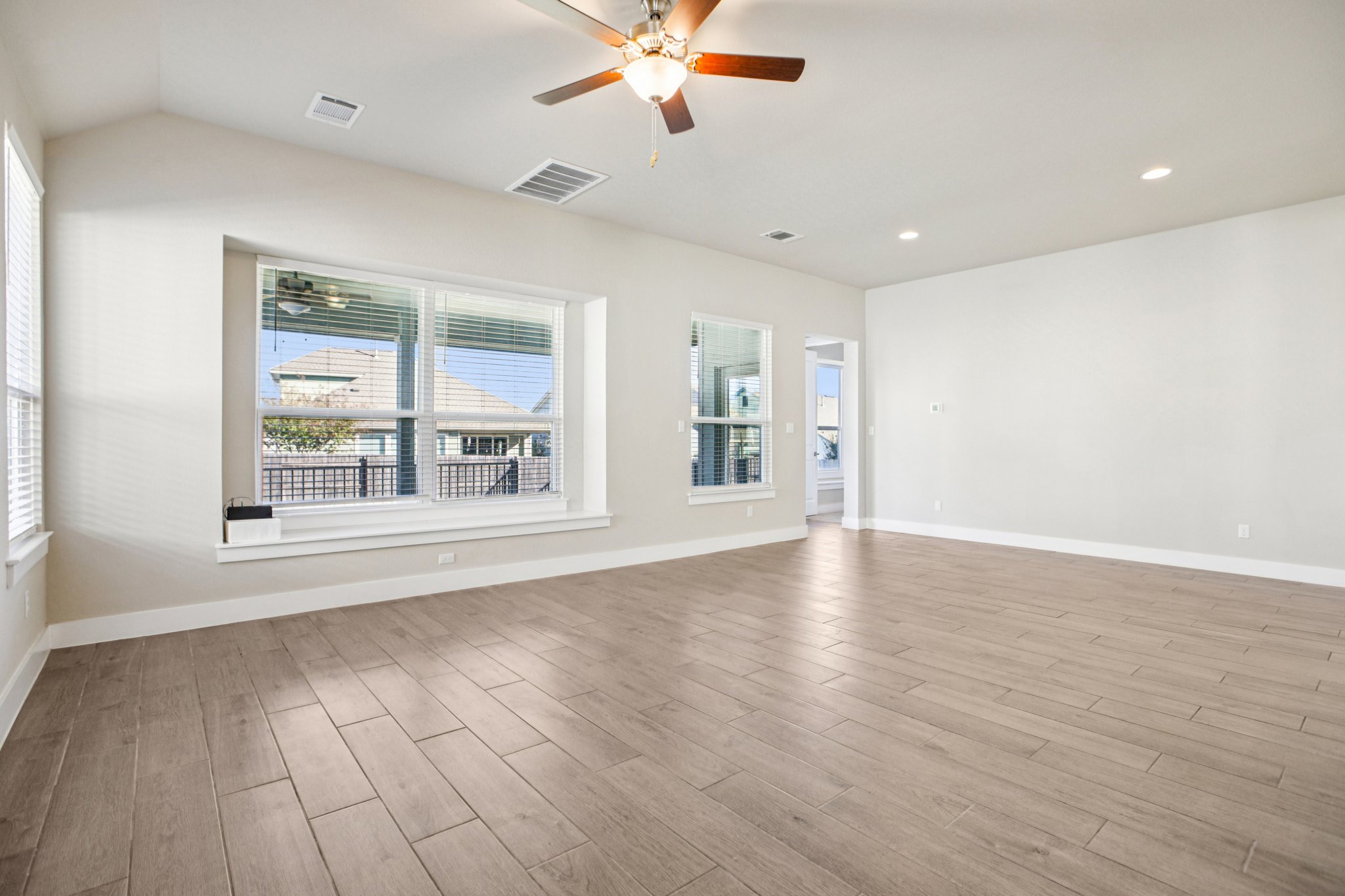 Wild Sage Ln-S2611-010.jpg