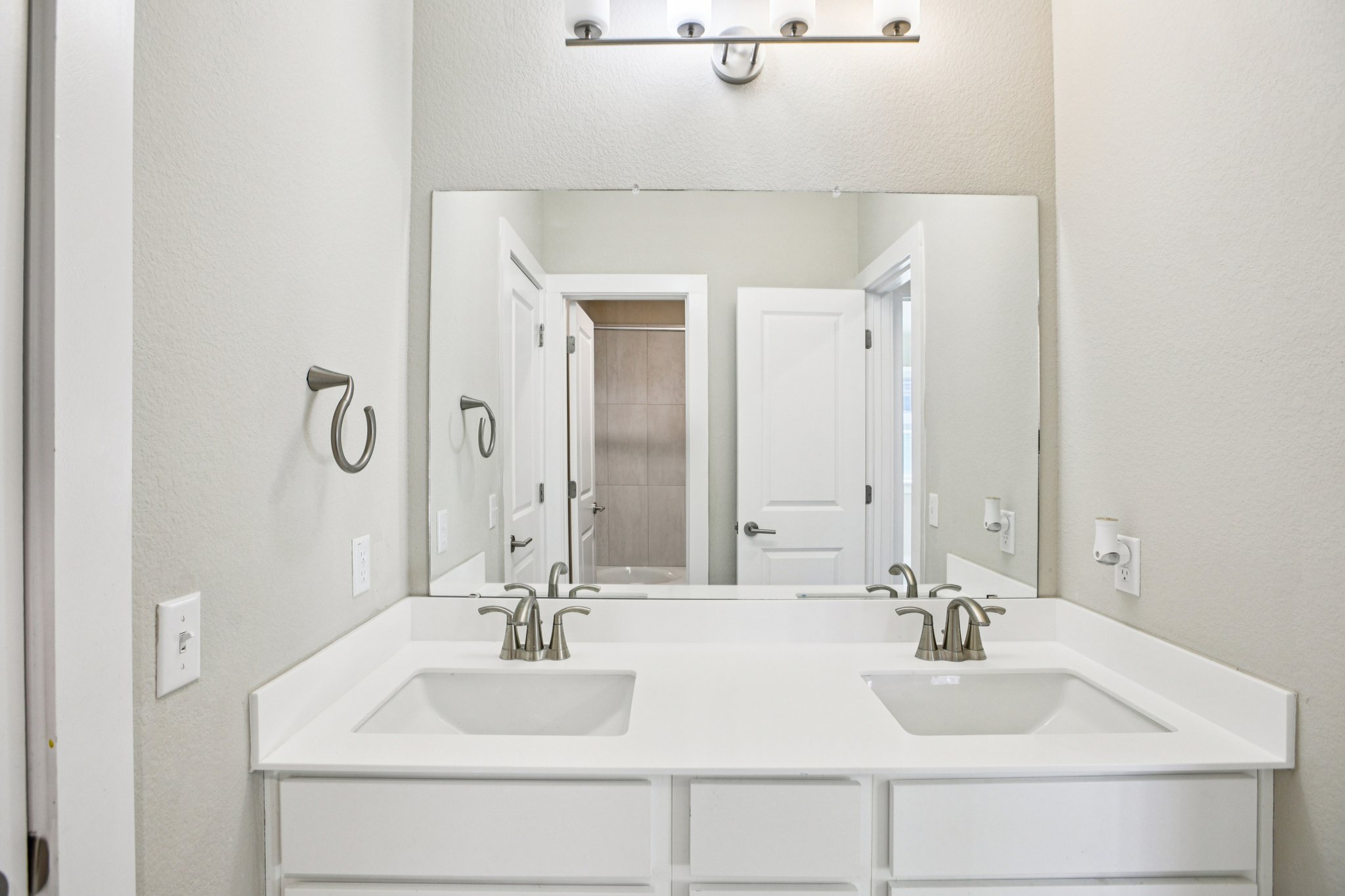 Wild Sage Ln-S2611-026.jpg