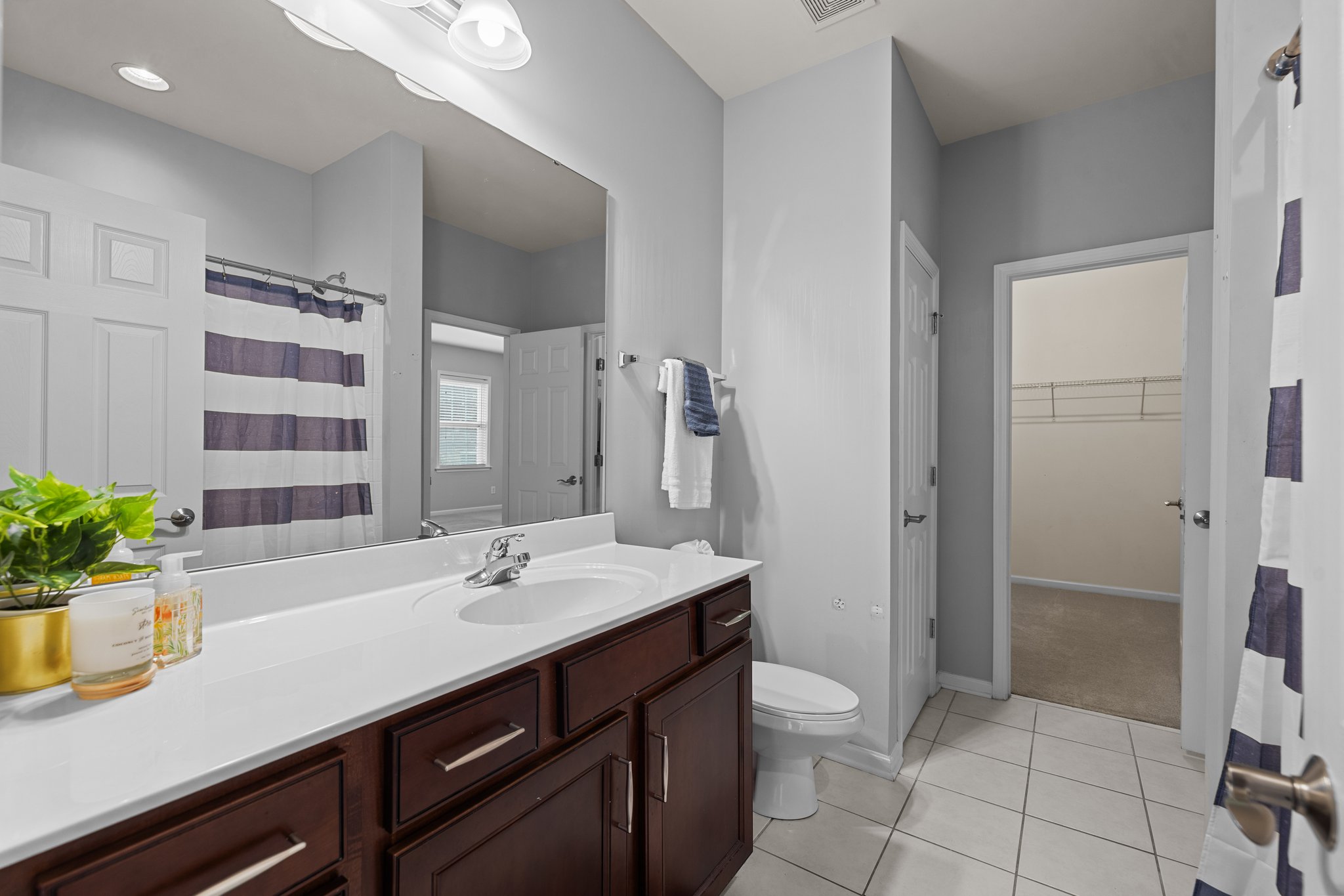 lower level ensuite bathroom