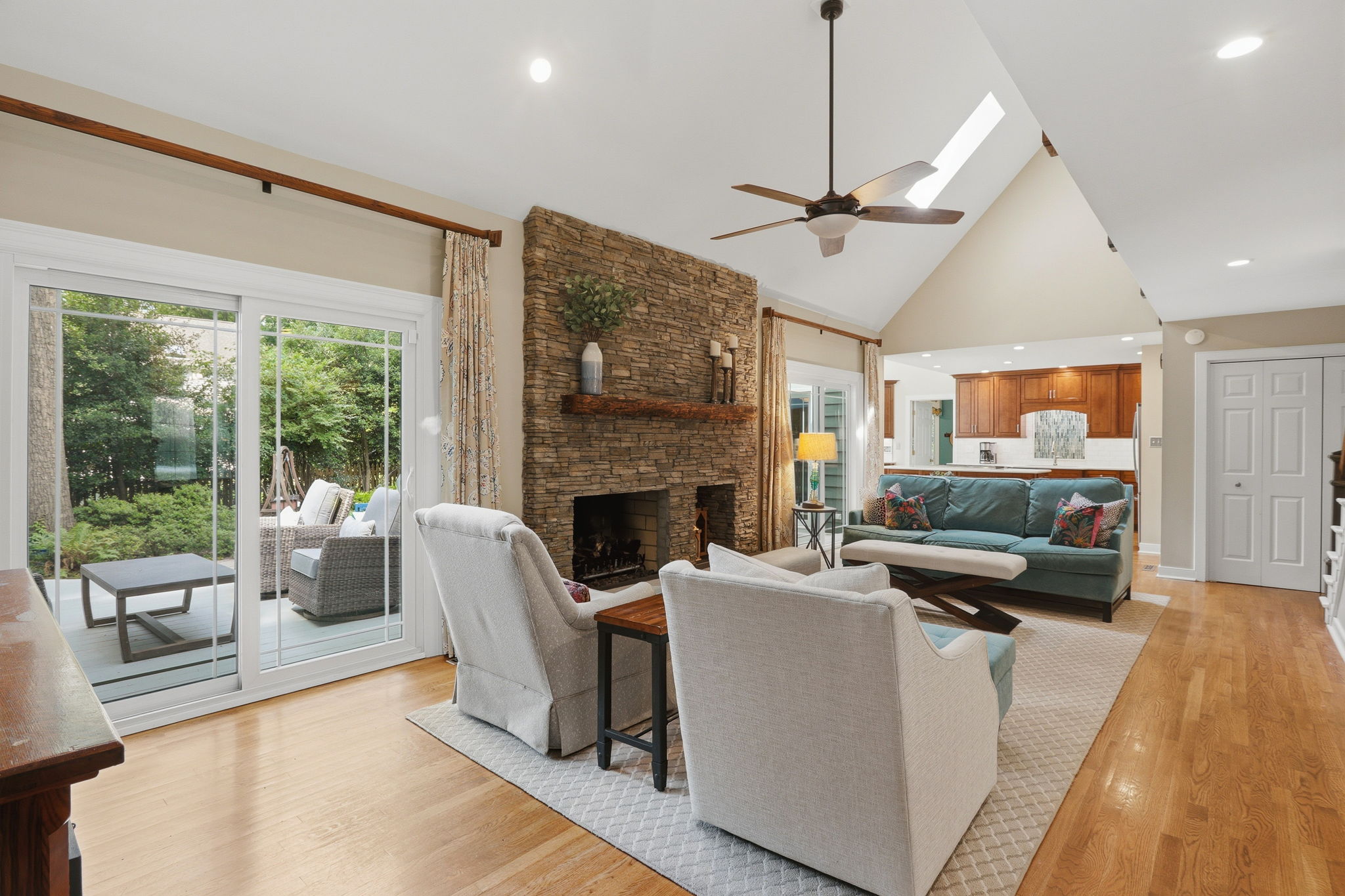 09-Family Room