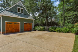 04-2 Car Garage