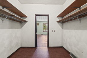 Bed 3 Closet